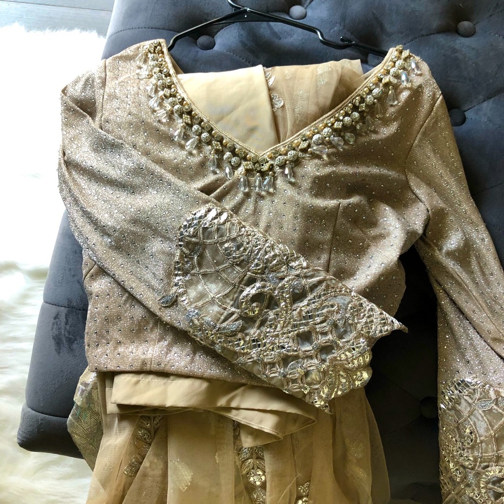 Beautiful handmade Saree - Picture 2 of 2